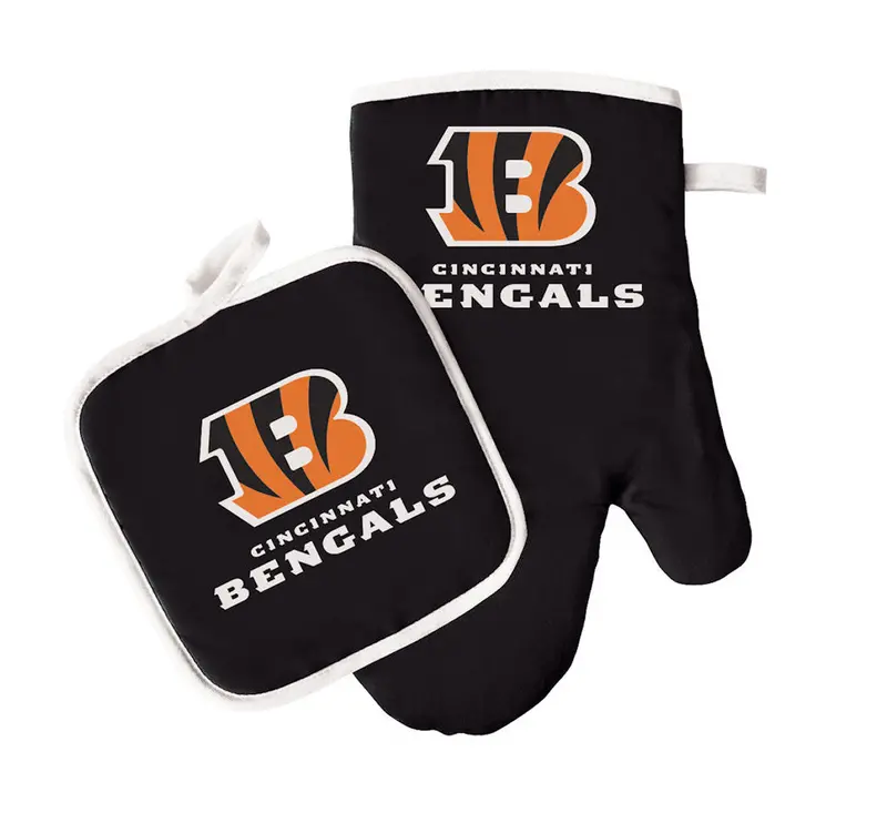 Cincinnati Bengals Protective Oven Mitt And Pot Holder Duo 1