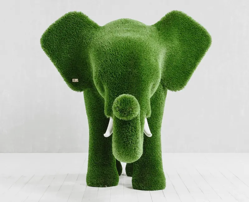 Elephant Topiary – Classic Silhouette And Expressive Features 1