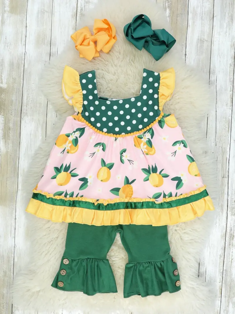Green And Yellow Lemon-Print Ruffle Top With Capri Pants 1