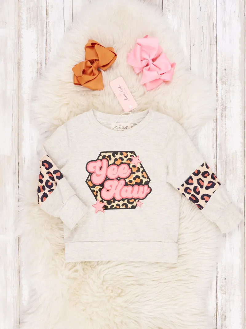 Grey Crewneck Sweatshirt With "Yee Haw" And Cheetah Graphic 1
