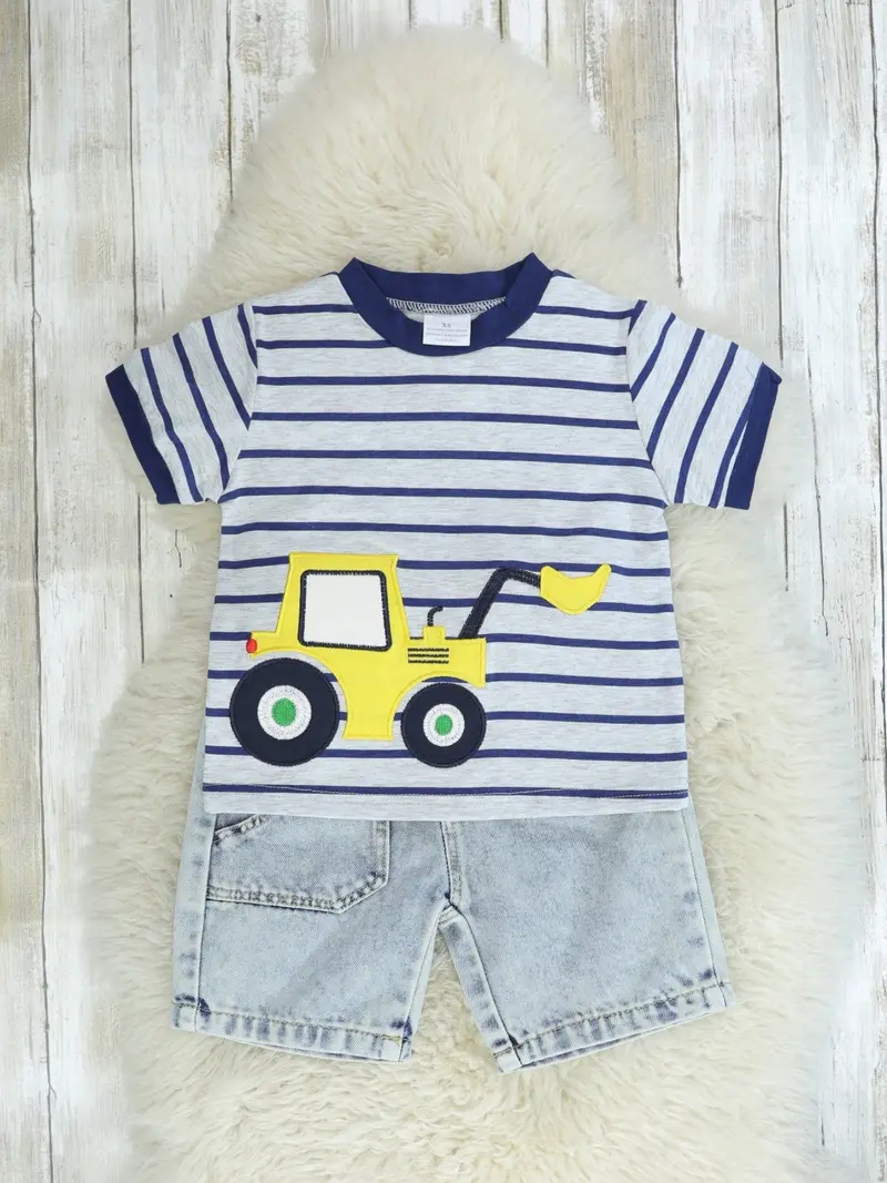 Navy Striped Top Paired With Denim Shorts 1