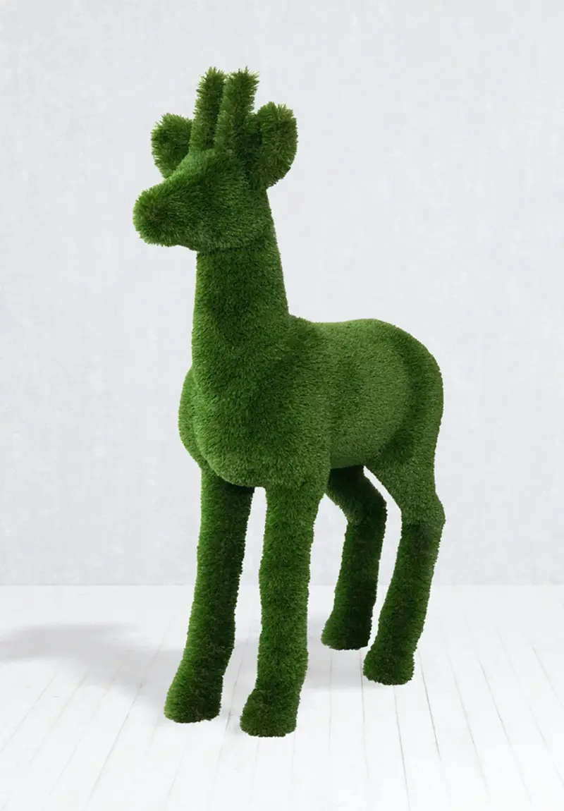 Roebuck Topiary – Male Deer Garden Sculpture In Living Greenery 1